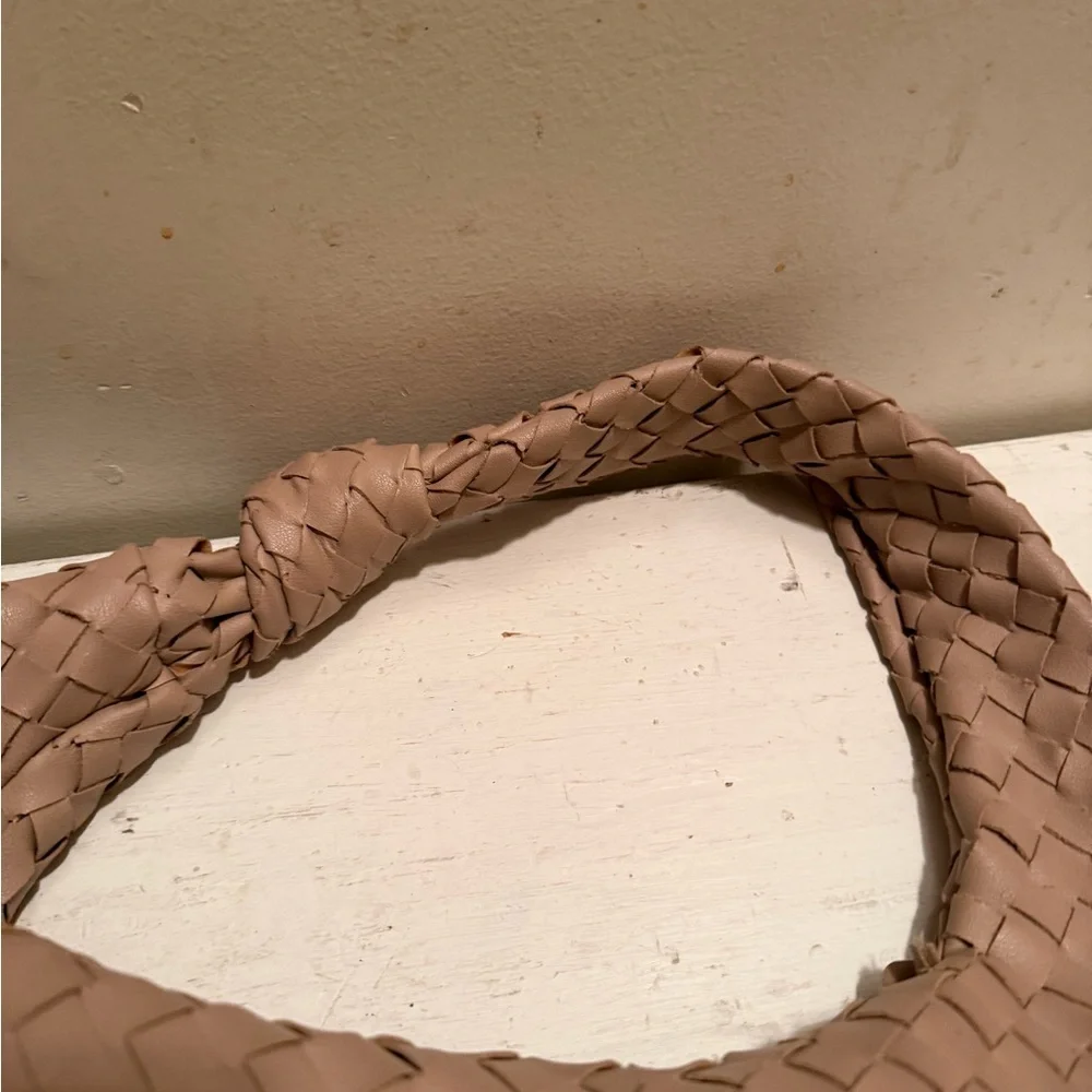 Urban Expressions Vanessa Vegan Hobo Bag Tan Shoulder Purse Woven EUC